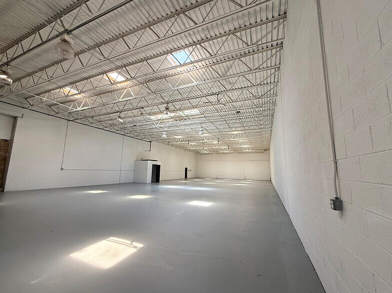 More Photos Of 2218-2230 E Fayette St, Baltimore Warehouse For Sale