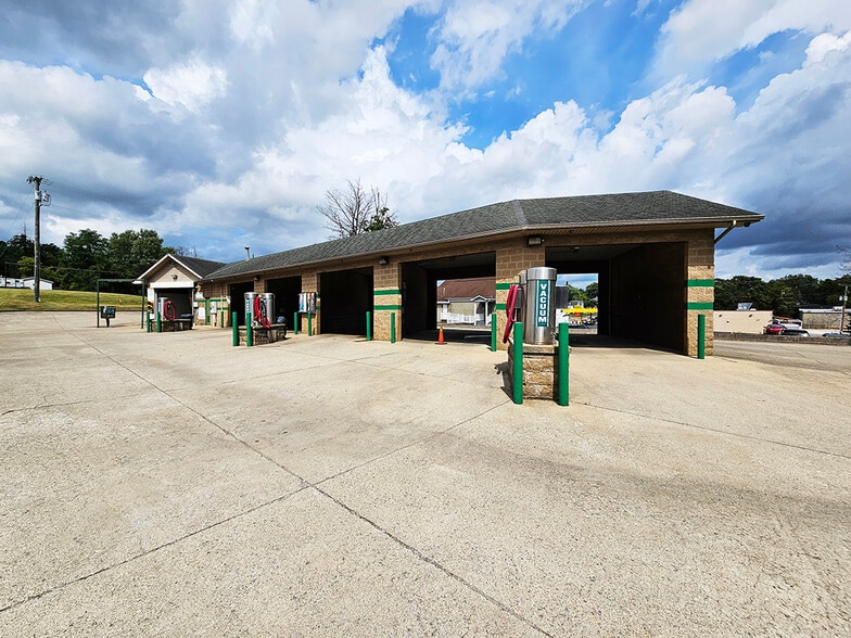 Primary Photo Of 628 High St, Hillsboro Carwash For Sale