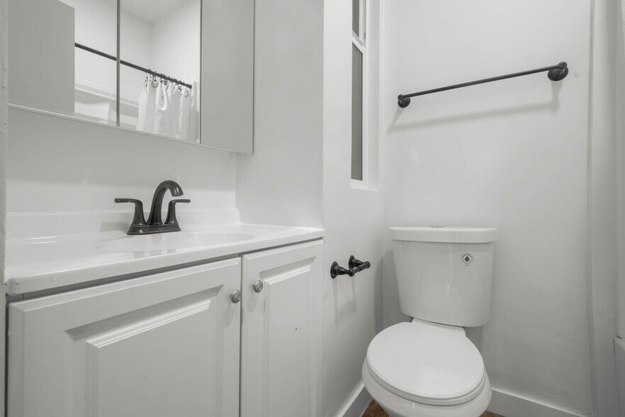 More Photos Of 4309 S Main St, Los Angeles Apartments For Sale