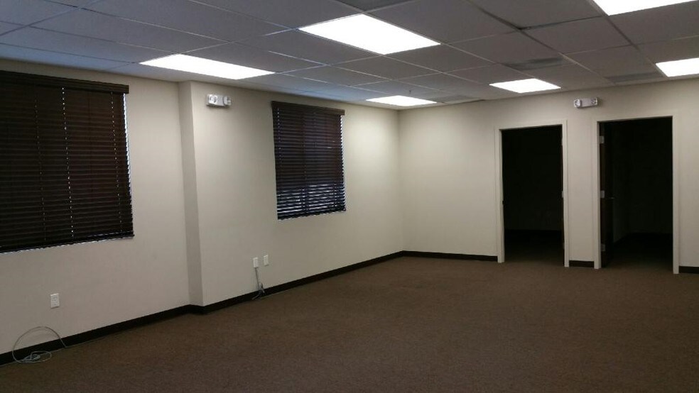 More Photos Of 13431-13453 NW 19th Ln, Miami Warehouse For Lease