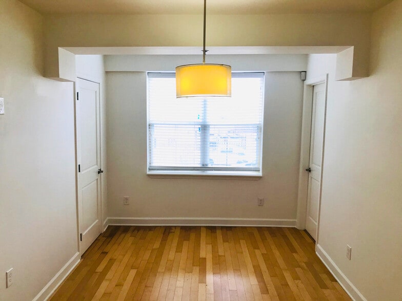 More Photos Of 827 N State St, Jackson Apartments For Sale