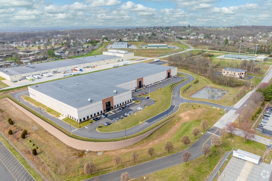 More Photos Of 571 Hollow Rd, Phoenixville Warehouse For Lease