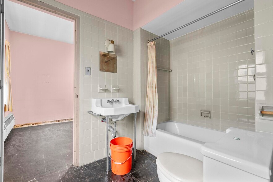 More Photos Of 19 Goodwill Ave, Meriden Specialty For Sale