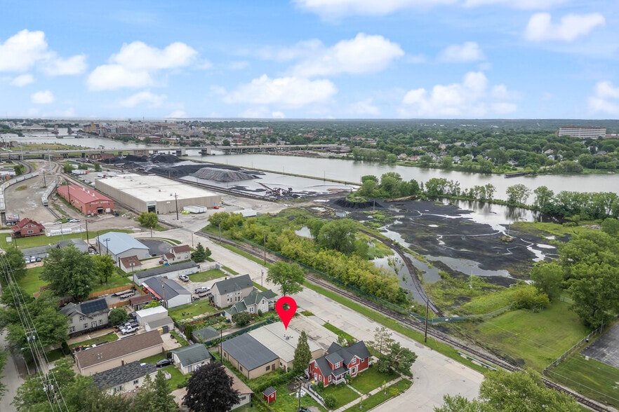 More Photos Of 1138 State St, Green Bay Warehouse For Sale