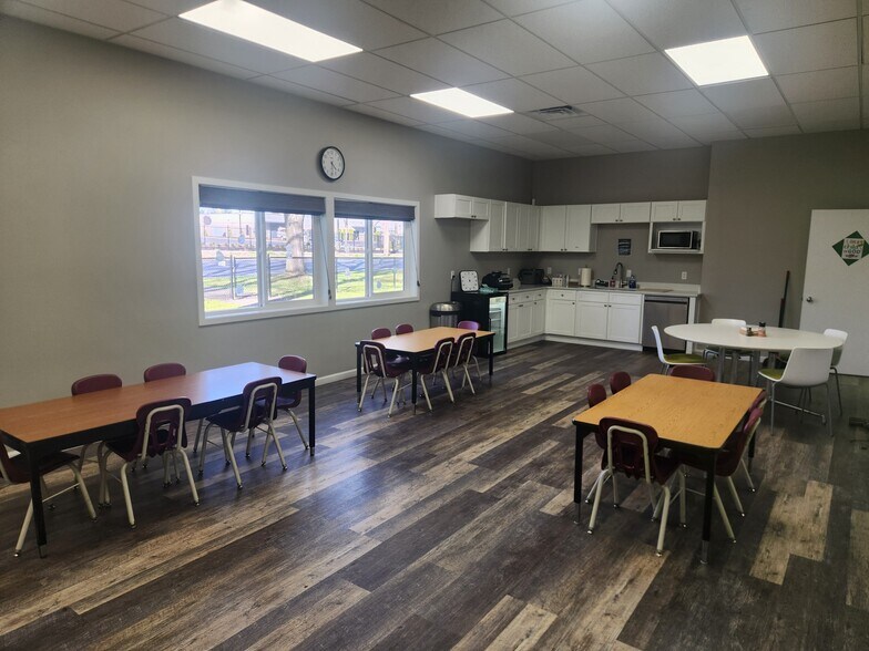 More Photos Of 6511 NE 18th St, Vancouver Industrial For Sale