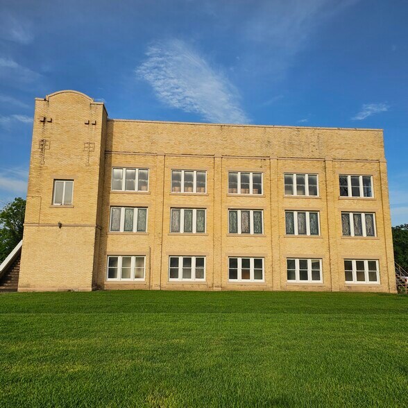 More Photos Of 615 6th St, Sour Lake Religious Facility For Sale