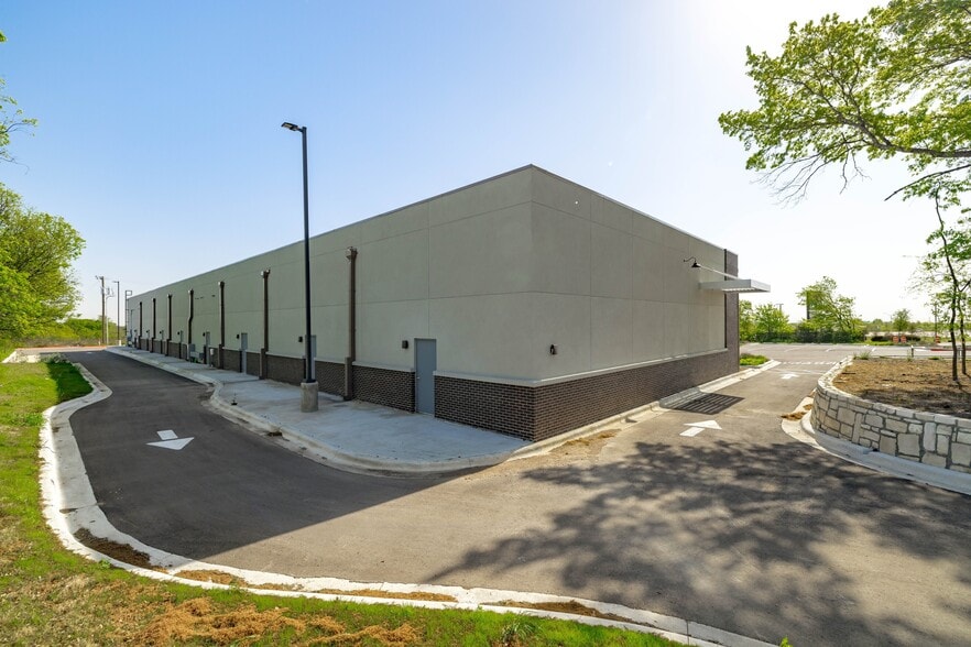 More Photos Of 160 W Loop 121, Belton Restaurant For Lease