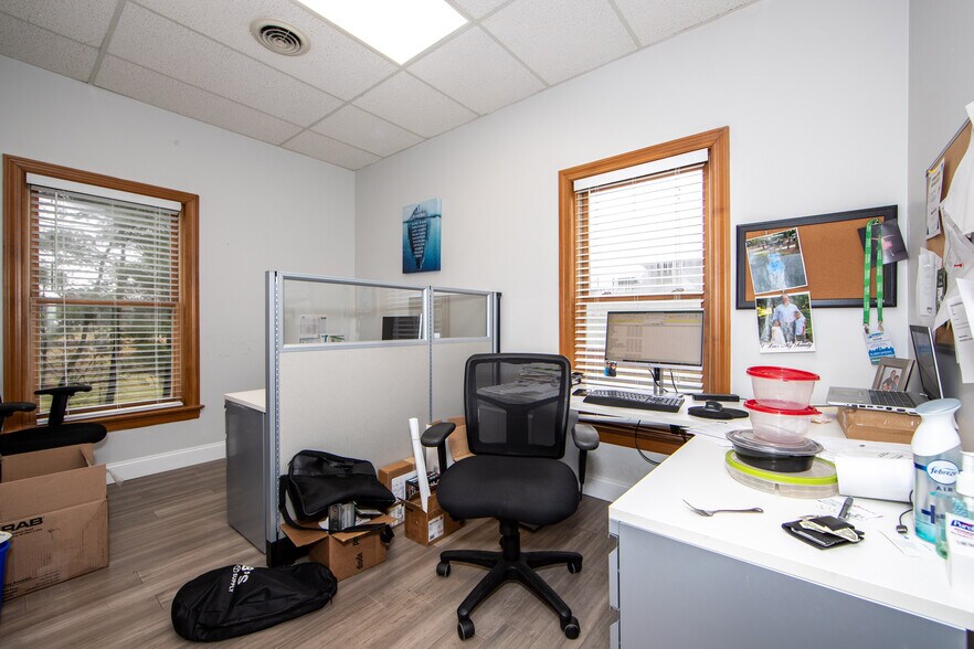 More Photos Of 6501 Mechanicsville Tpke, Mechanicsville Office For Lease