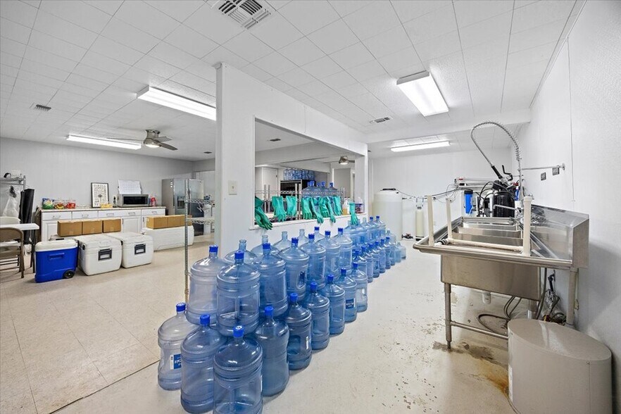 More Photos Of 100 E Borden St, Diboll Religious Facility For Sale