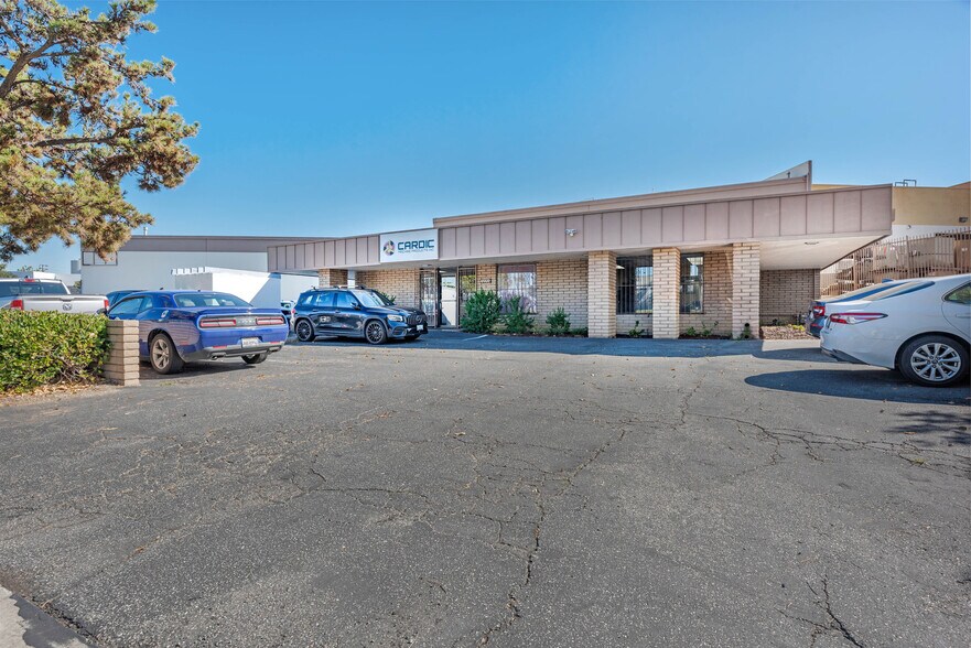 More Photos Of 17000 Keegan Ave, Carson Manufacturing For Lease