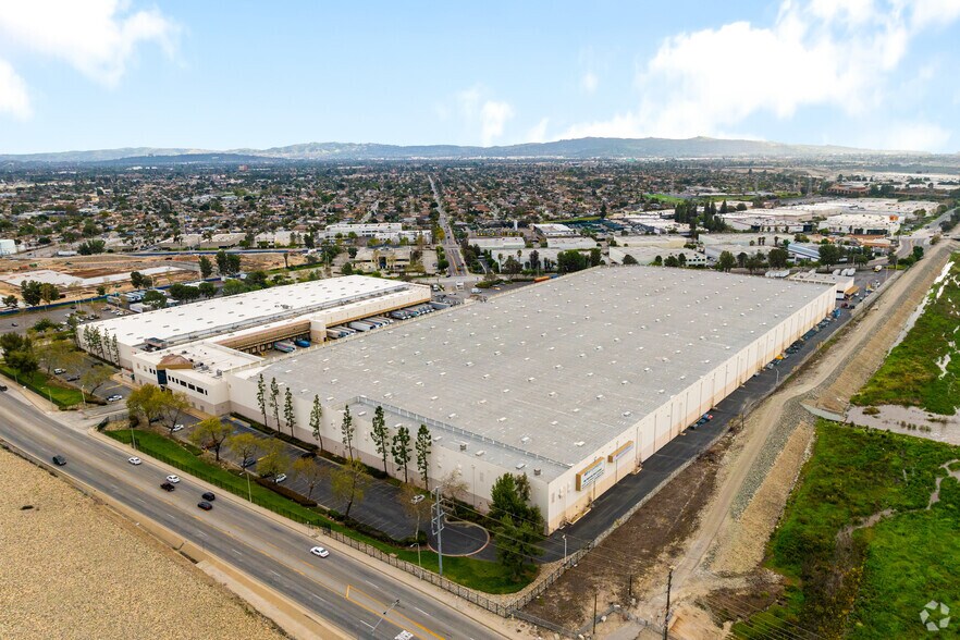 More Photos Of 5301 Rivergrade Rd, Irwindale Refrigeration Cold Storage For Lease