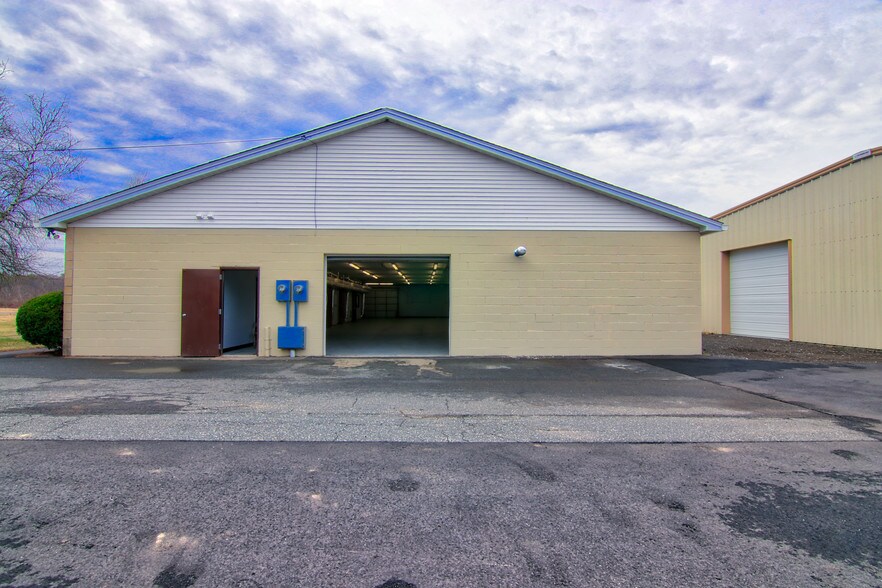 More Photos Of 798 Airport Industrial Park Rd, Westfield Warehouse For Sale