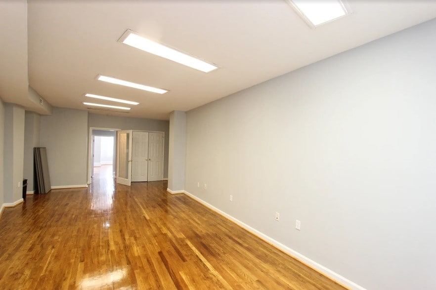 More Photos Of 303 Massachusetts Ave NE, Washington Office For Sale