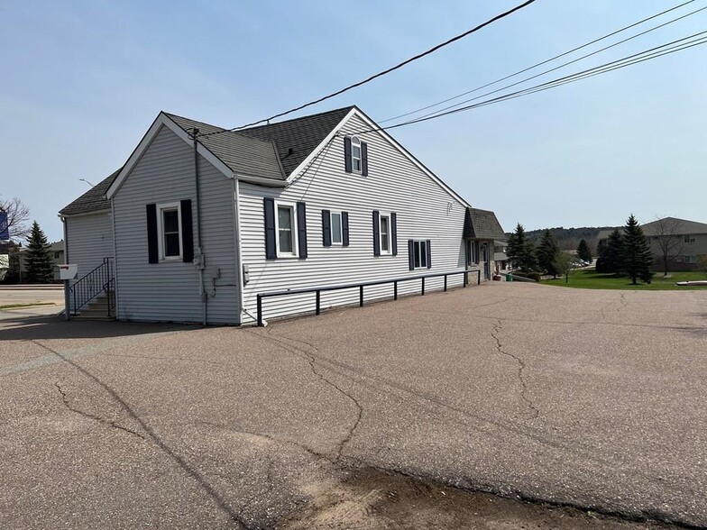 More Photos Of 2402 Grand Ave, Wausau Office For Lease
