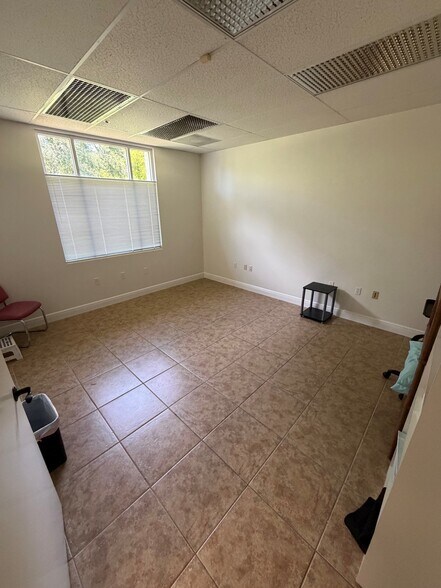 More Photos Of 681 Goodlette Rd N, Naples Medical For Sale