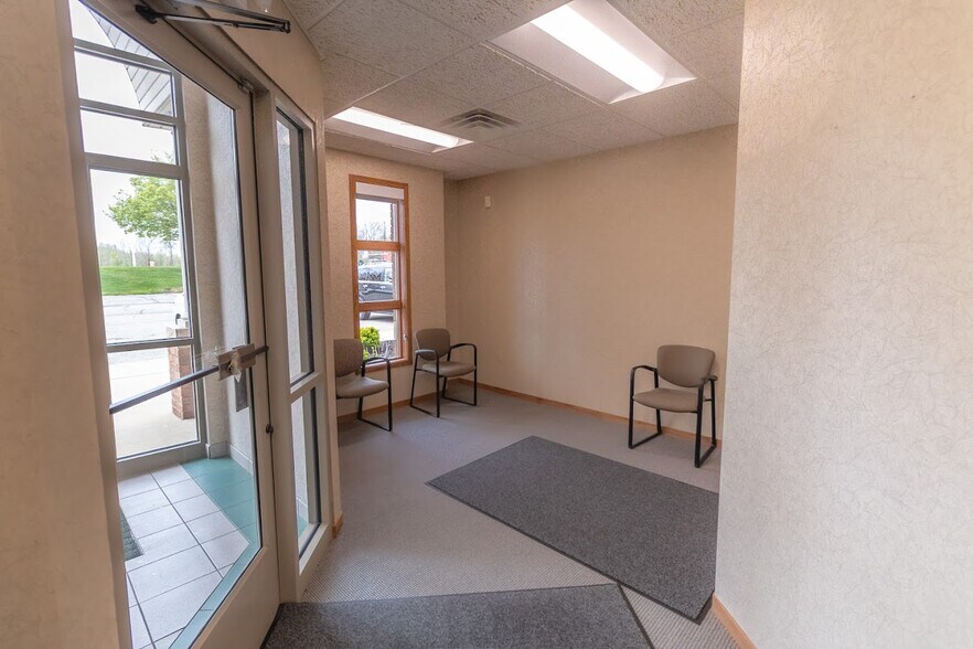 More Photos Of 833 E 16th St, Holland Bank For Lease