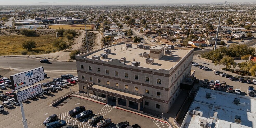 Primary Photo Of 7878 E Gateway Blvd, El Paso Medical For Lease