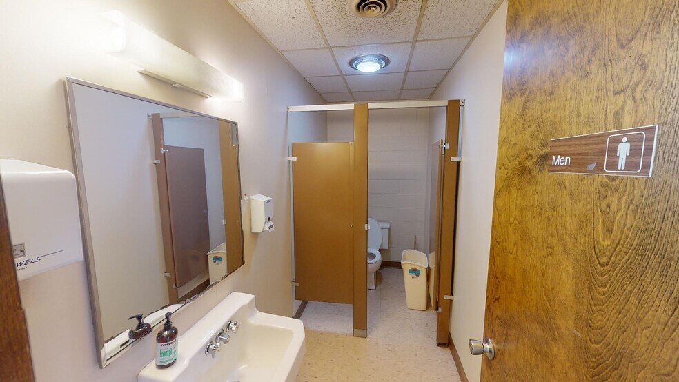 More Photos Of 2602 N Morgan St, Decatur Office For Sale