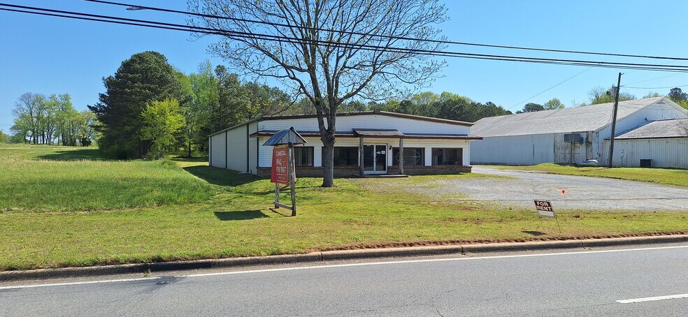 More Photos Of 15858 US Highway 231, Union Grove Freestanding For Lease