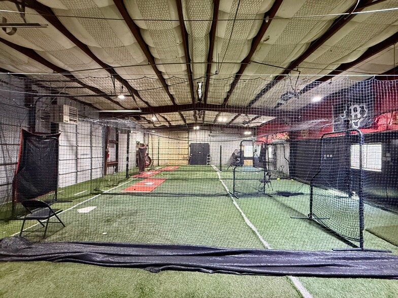 More Photos Of 108 Schilling St, Baytown Warehouse For Lease