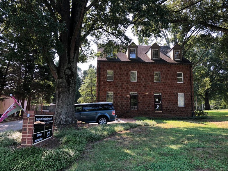 More Photos Of 404 E Chatham St, Cary Office For Lease