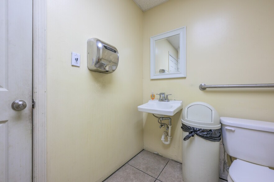 More Photos Of 67-69 Green St, Hudson Convenience Store For Sale