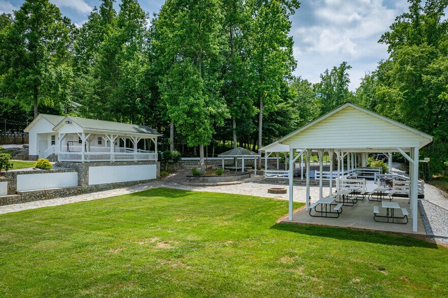 More Photos Of 200 Little Acres Dr, Marion Specialty For Sale