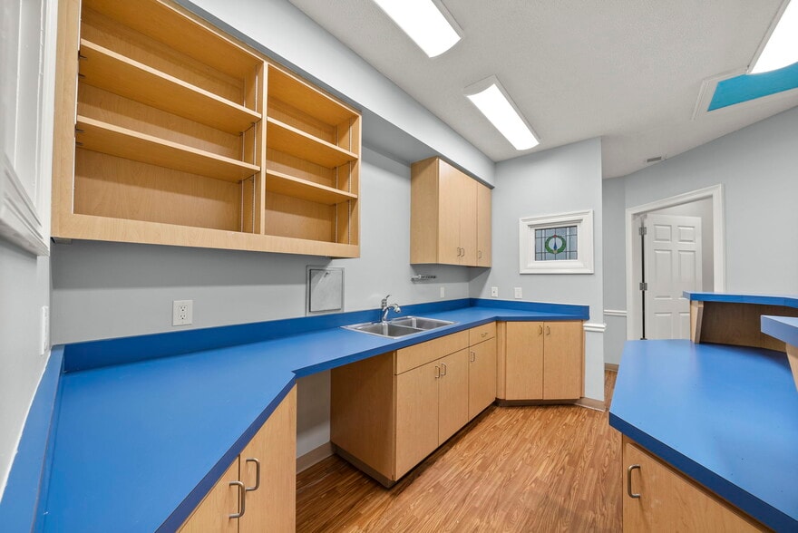 More Photos Of 2567 Huntcliff Ln, Panama City Medical For Lease