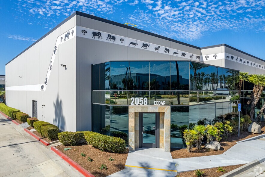 More Photos Of 2037-2077 S Vineyard Ave, Ontario Unknown For Lease