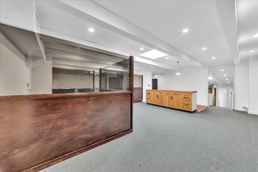 More Photos Of 500 NE 25th St, Pompano Beach Flex For Lease