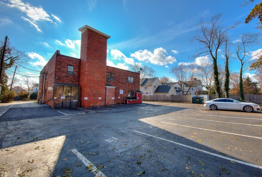 More Photos Of 188 E Bergen Pl, Red Bank Office For Sale