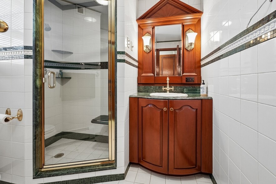 More Photos Of 37 Park Ave, Lyndhurst Office For Sale