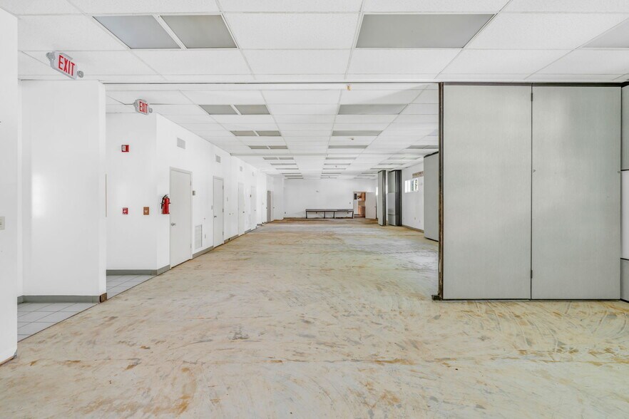 More Photos Of 14 125th Street Gulf, Marathon Office Residential For Sale