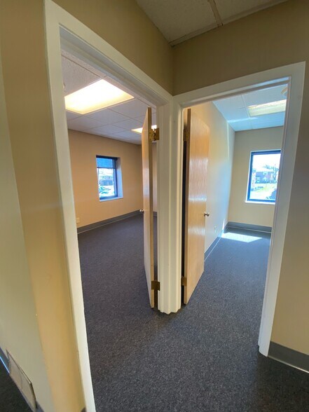 More Photos Of 1890 Northwest Blvd, Columbus Office For Lease