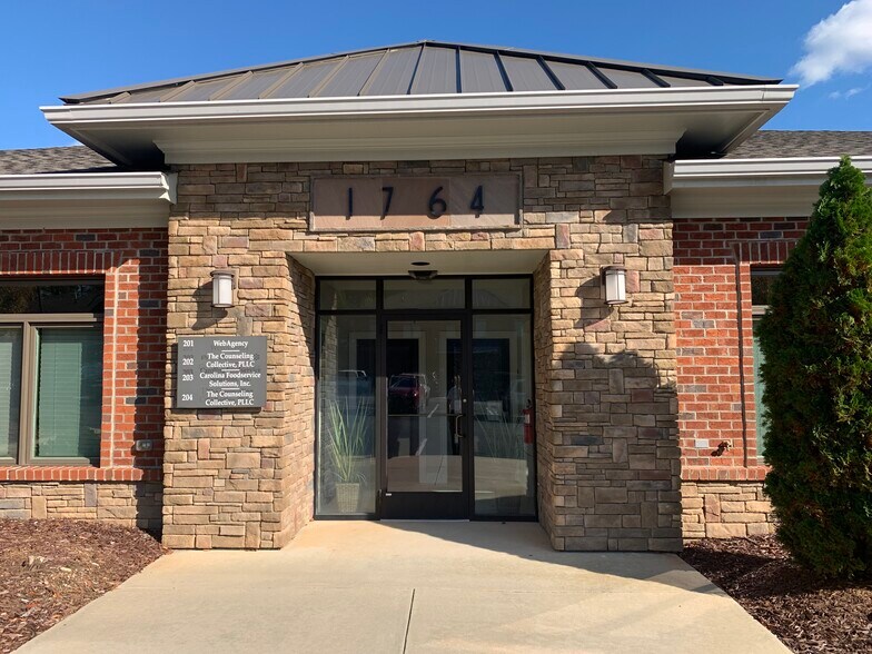 More Photos Of 1764 Heritage Center Dr, Wake Forest Office For Lease