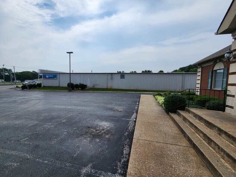 More Photos Of 1475 Campbell Ln, Bowling Green Office For Sale