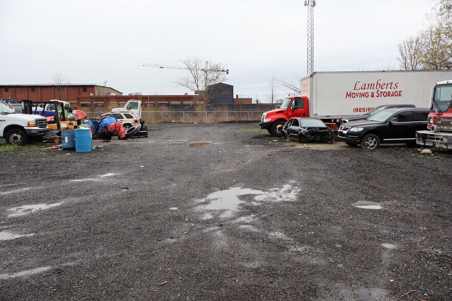 More Photos Of 236 Burgar St, Welland Warehouse For Sale