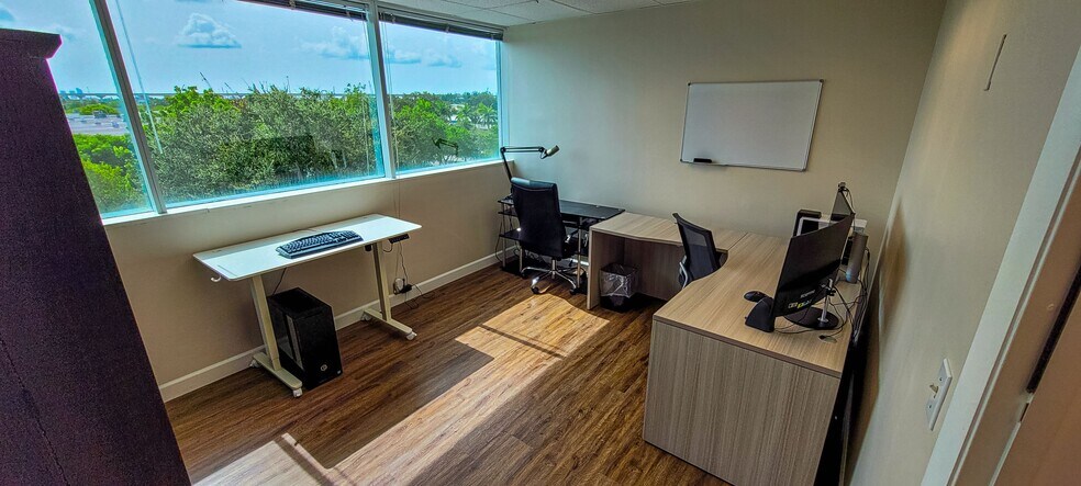 More Photos Of 1111 Park Centre Blvd, Miami Gardens Office Residential For Lease