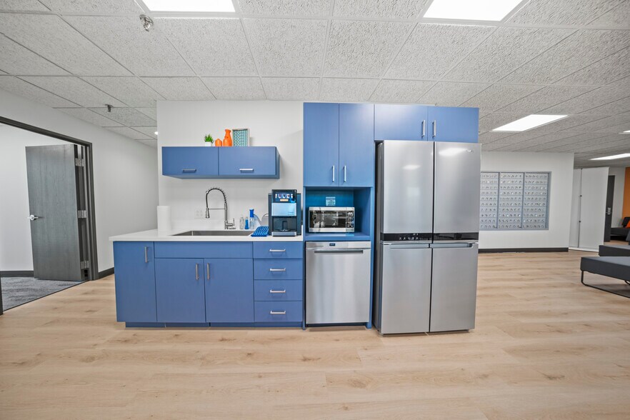 More Photos Of 4807 Rockside Rd, Independence Coworking Space