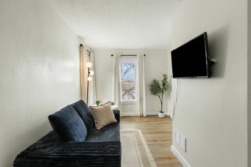 More Photos Of 101 Pennsylvania Ave, Binghamton Apartments For Sale