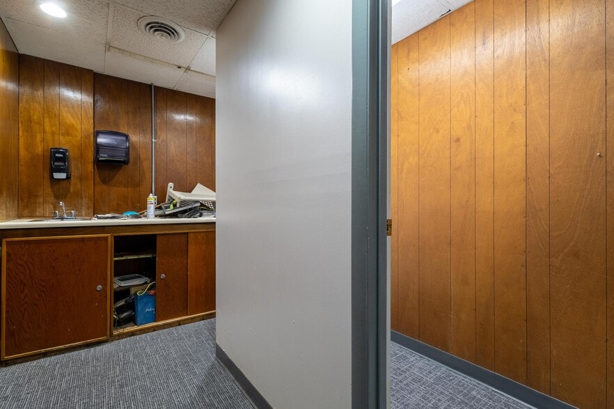 More Photos Of 630 Market St, Steubenville Office For Sale