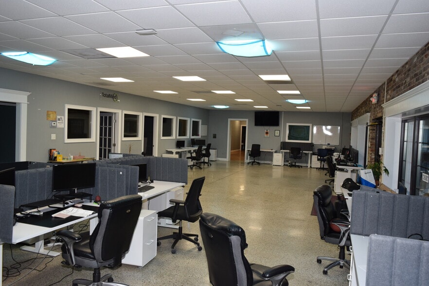 More Photos Of 365-367 N Bennett St, Southern Pines Office For Lease