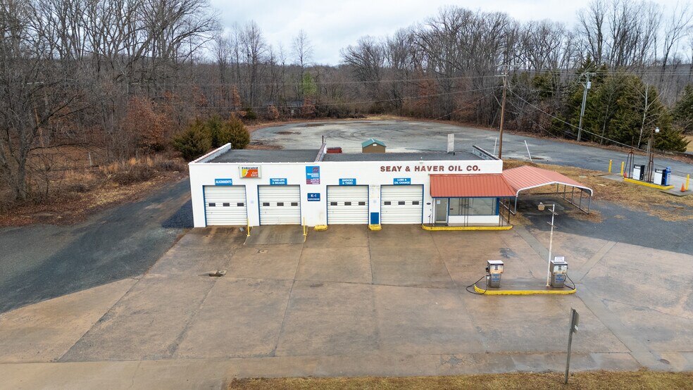 More Photos Of 16855 Oak St, Dillwyn Service For Sale