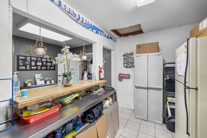 More Photos Of 6095 Atlantic Ave, Long Beach Restaurant For Sale