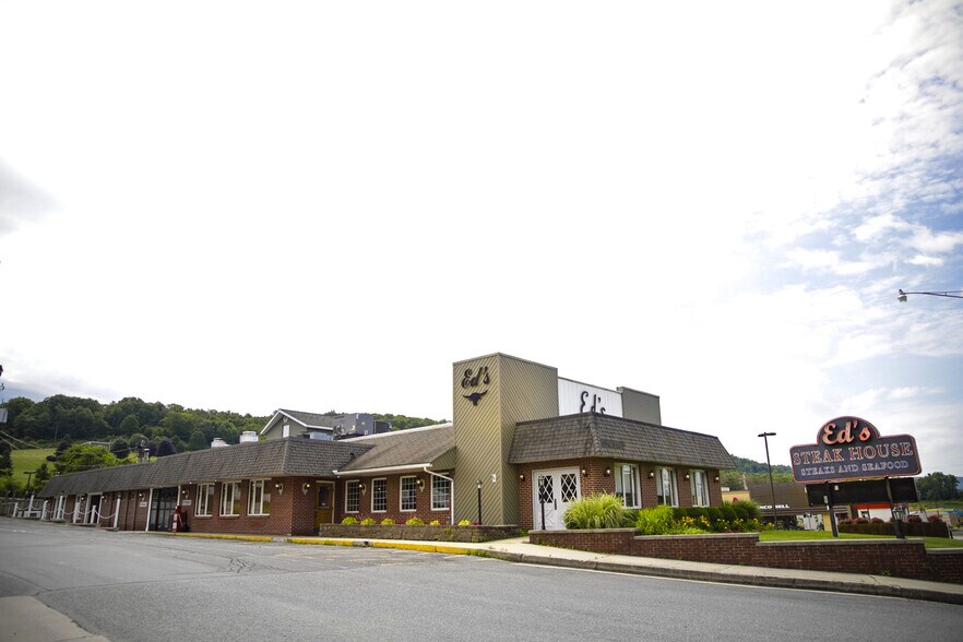 More Photos Of 4476 Business 220, Bedford Restaurant For Sale