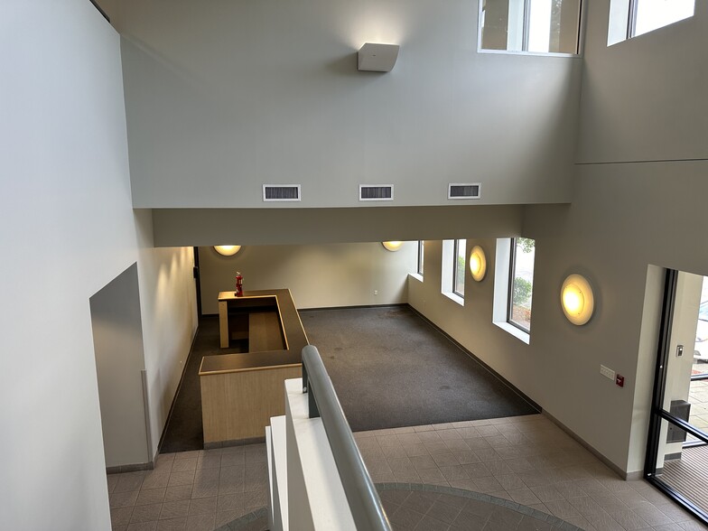 More Photos Of 15 Hudson Park Dr, Hudson Manufacturing For Lease