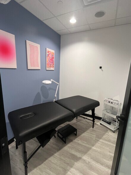 More Photos Of 5823 Prosperity Crossing, Charlotte General Retail For Lease