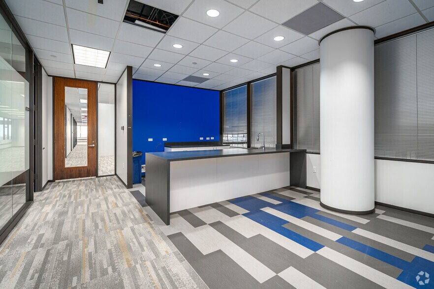 Photo of 8th Floor Ste 810N