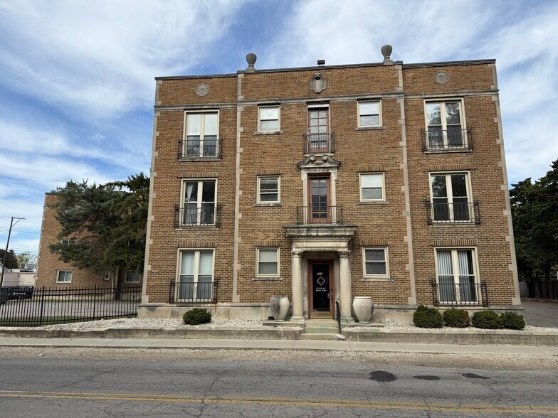 Primary Photo Of 522 W Adams St, Muncie Apartments For Sale