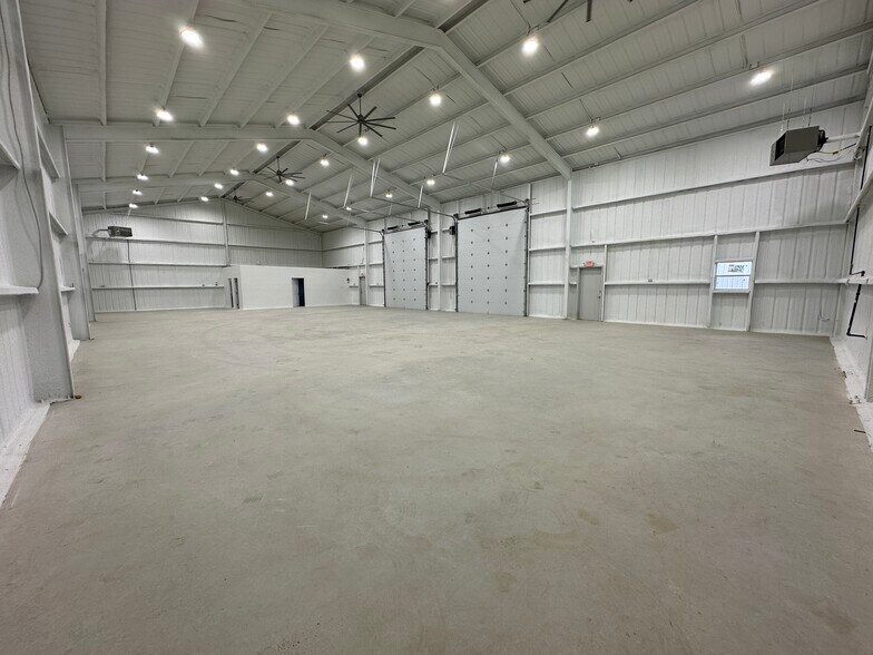 More Photos Of 6875 Jackson, Krum Warehouse For Sale